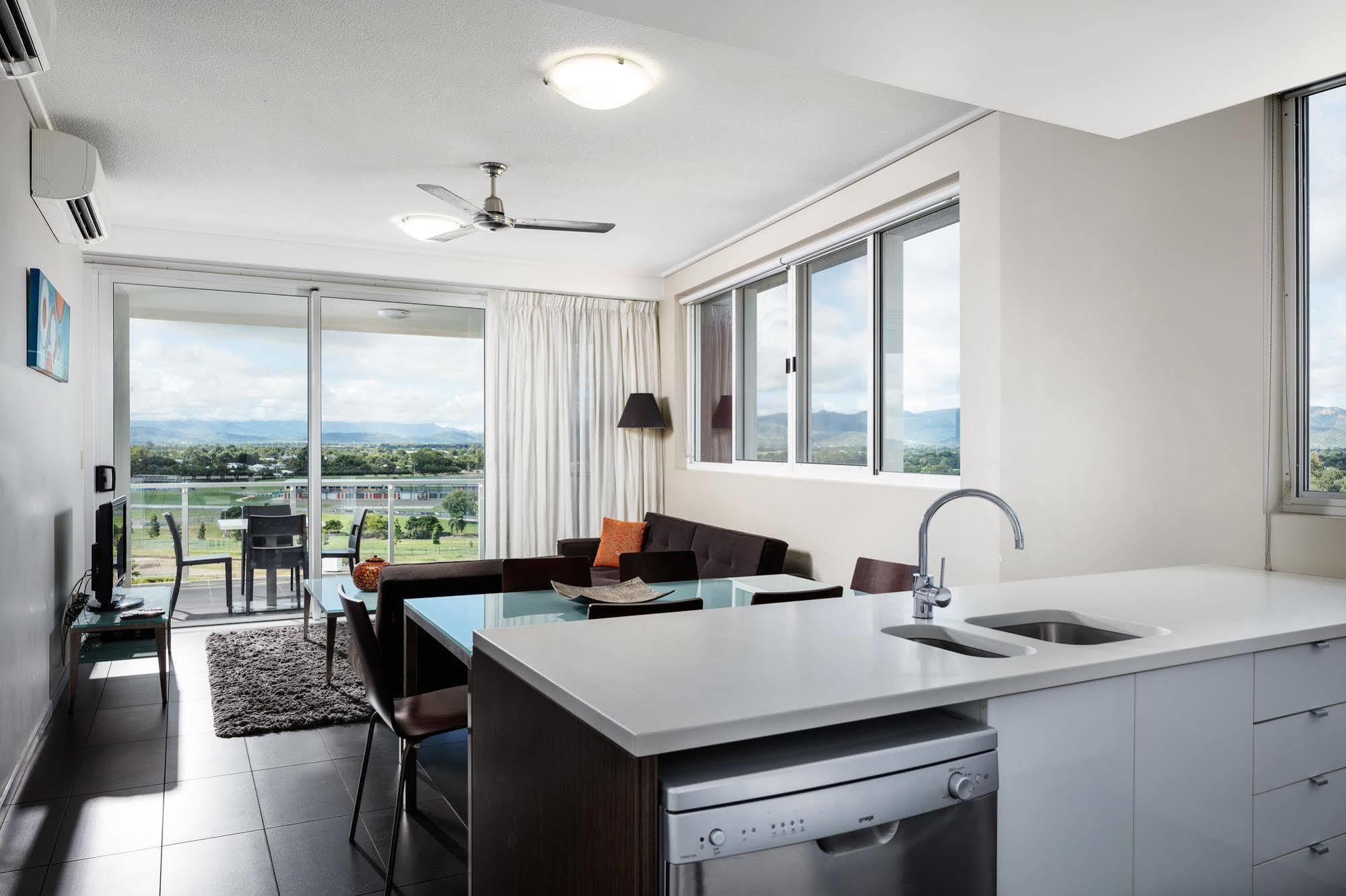 Central Holborn Apartments Townsville Zewnętrze zdjęcie